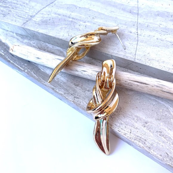 NEW~ Anthropologie Gold Twisted Drop Earrings - Picture 6 of 8